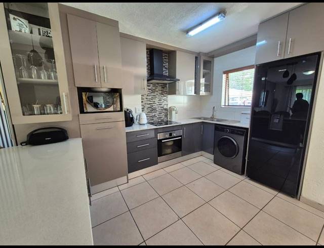 3 BEDROOM TOWNHOUSE FOR SALE IN NEWMARKET